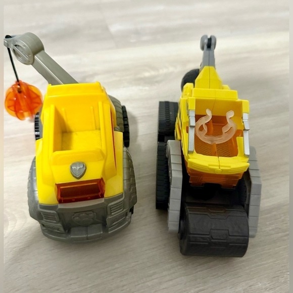 Paw Patrol Light-up Vehicle, Paw Patrol The Mighty Movie Toy Truck - Picture 2 of 5